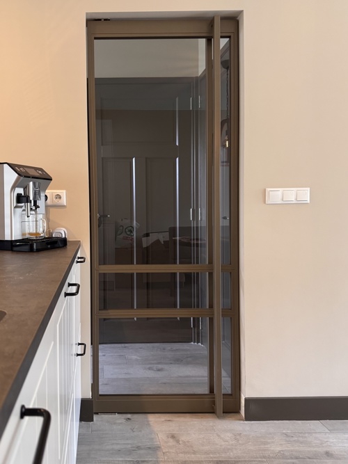 Bronzen Stalen Taatsdeur